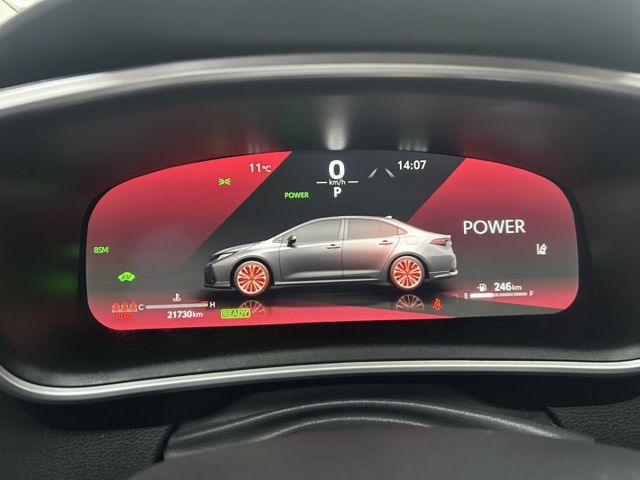 【新款油電 × 低里程 × 高配備】小改款數位儀表!油電輕鬆開回家!來電0900-785-788阿政  第13張相片