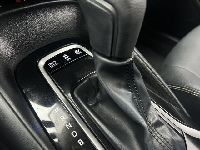 【新款油電 × 低里程 × 高配備】小改款數位儀表!油電輕鬆開回家!來電0900-785-788阿政  第14張相片