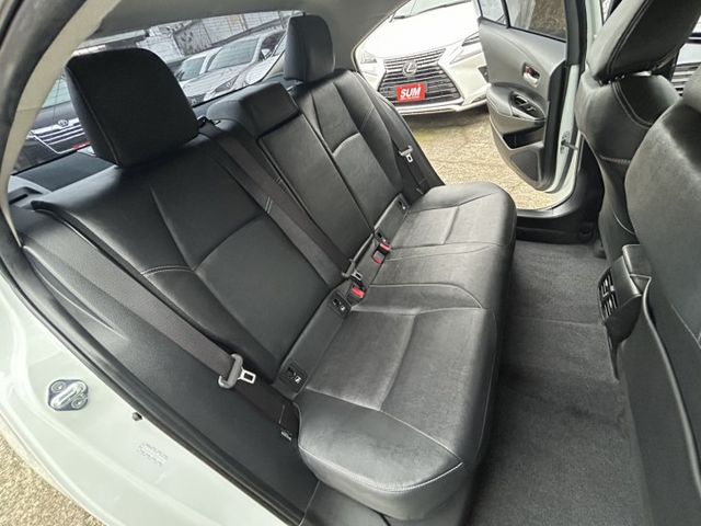 新車保固中!買對中古車何必買新車~電洽預約看車0966427962何sir  第10張相片