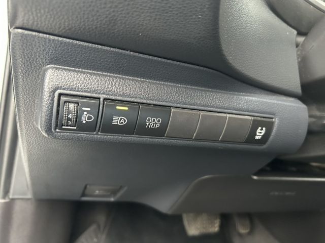 新車保固中!買對中古車何必買新車~電洽預約看車0966427962何sir  第13張相片