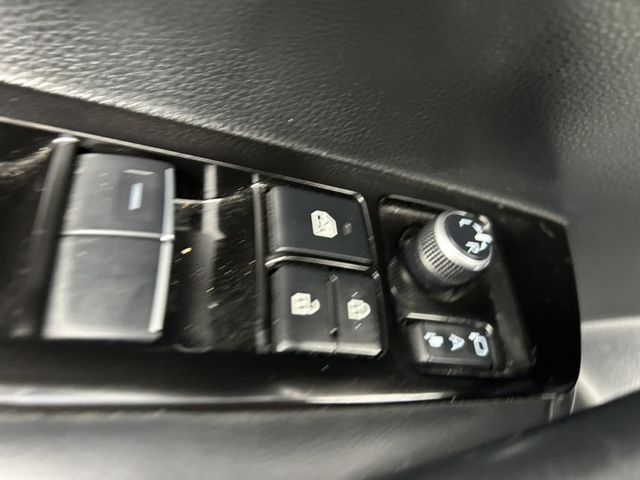 年初活動特別優惠~年前預約看車成交送您辦到好!速洽小何0966427962  第12張相片