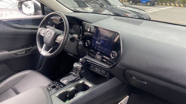 【全新入庫｜原版件認證車｜豪華質感休旅】 質感鈦棕入手好時機，來電0900-785-788阿政  第19張相片