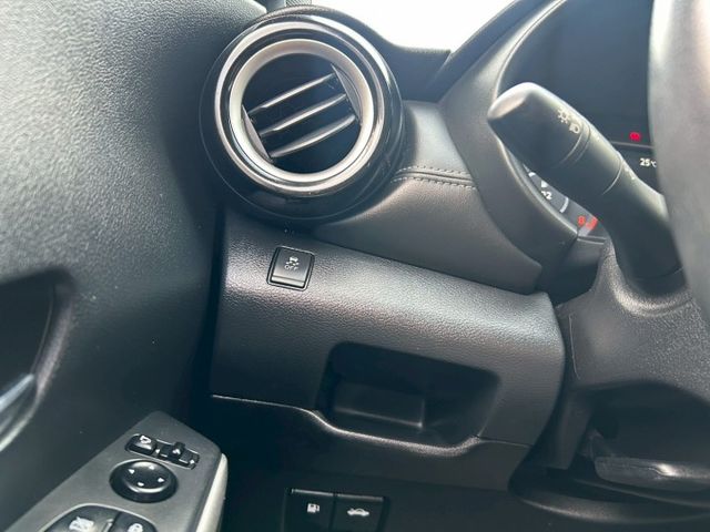 低里程原廠保養認證車!最頂規led環景款!速洽小何0966427962  第19張相片