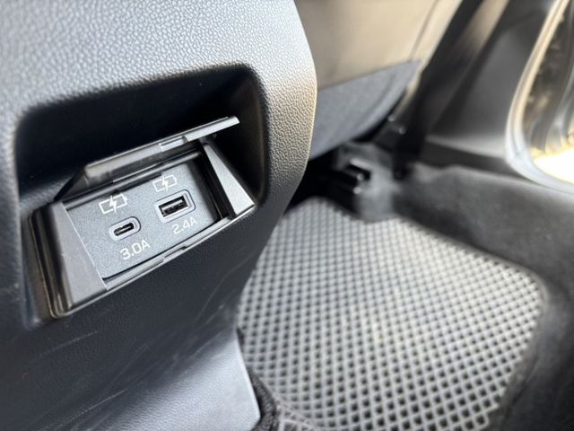 AWD全地形超神小休旅!原廠新車保固中~僅此一台速洽小何0966427962  第11張相片