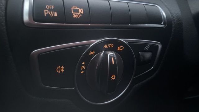 BENZ C180 COUPE 雙門｜2017年｜認證車｜10萬KM｜質感首選 來電0900-785-788  第9張相片