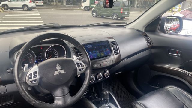 【認證車x低里程x超實用休旅】超大空間輕鬆開回家!20萬內開回家!來電0900-785-788阿政  第9張相片