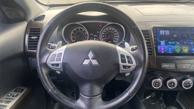 【認證車x低里程x超實用休旅】超大空間輕鬆開回家!20萬內開回家!來電0900-785-788阿政  第10張相片