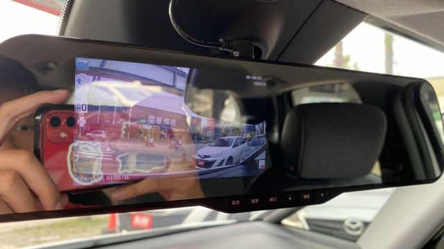 【認證車X低里程X年份新】 喜歡快來電預約賞車0900-785-788阿政!  第11張相片