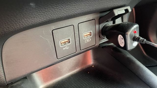 【認證車X低里程X年份新】 喜歡快來電預約賞車0900-785-788阿政!  第17張相片