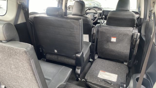 【家庭首選七人座】頂級雙電動滑門!負擔輕用途多!顧家好選擇來電0900-785-788阿政  第17張相片