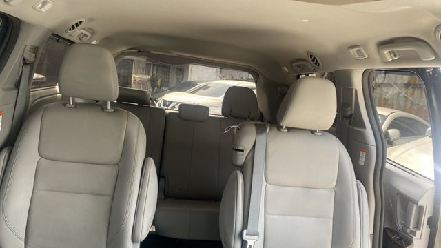 【豪華七人座!】百萬內開回家!原版件輕鬆開回家!來電預約0900-785-788阿政  第19張相片