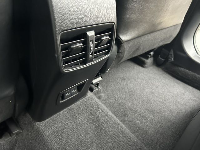 新車保固中!買對中古車何必買新車~電洽預約看車0966427962何sir  第8張相片