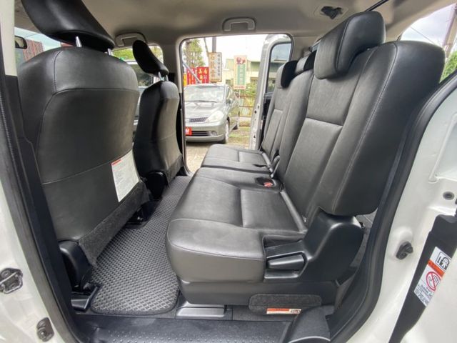 極度優惠賠本價!輕鬆月繳大空間代步車!速洽0966427962何  第10張相片