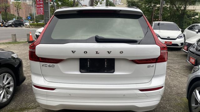 【公路坦克車】瑞典黑科技 XC60 PLUS B4!認證車別錯過!來電0900-785-788阿政  第7張相片