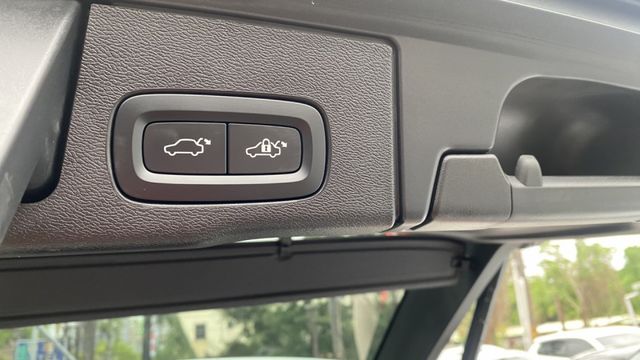【公路坦克車】瑞典黑科技 XC60 PLUS B4!認證車別錯過!來電0900-785-788阿政  第13張相片