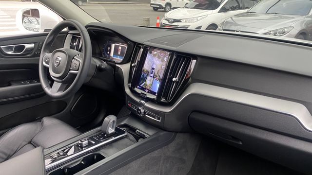 【公路坦克車】瑞典黑科技 XC60 PLUS B4!認證車別錯過!來電0900-785-788阿政  第20張相片