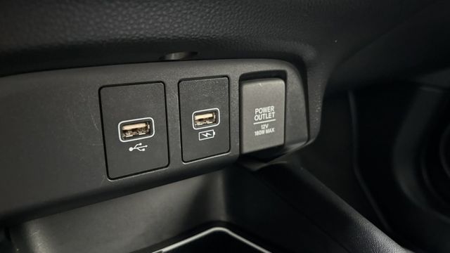 【高配備都會小車】里程僅6萬公里!免50萬輕鬆開回家!來電0900-785-788阿政  第10張相片