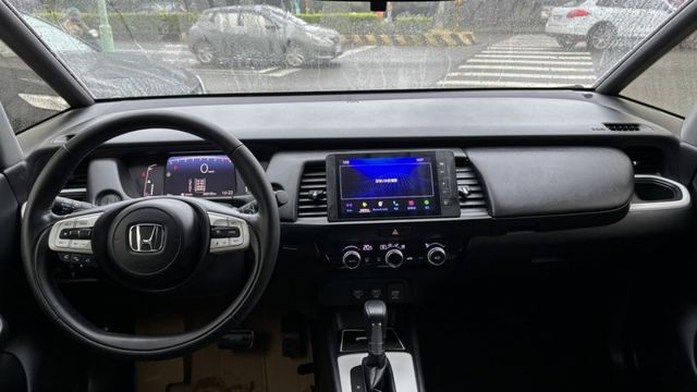 【高配備都會小車】里程僅6萬公里!免50萬輕鬆開回家!來電0900-785-788阿政  第14張相片