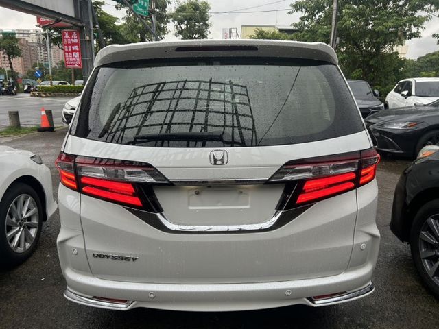 百萬內最省稅金大7人座MPV!絕版神車高規配備速洽小何0966427962  第5張相片