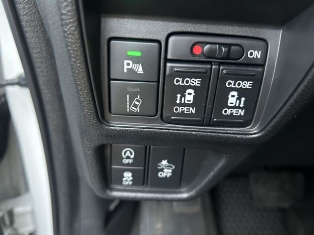 百萬內最省稅金大7人座MPV!絕版神車高規配備速洽小何0966427962  第13張相片