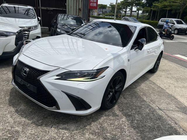 極度稀有純白原版件正F版!僅此一台速洽小何0966427962  第1張相片