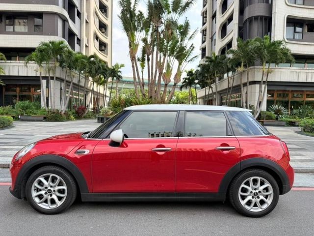 MINI  Cooper 2016 mini cooper 5 doo  第4張相片