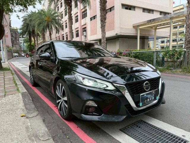 Nissan  Sentra  第1張相片