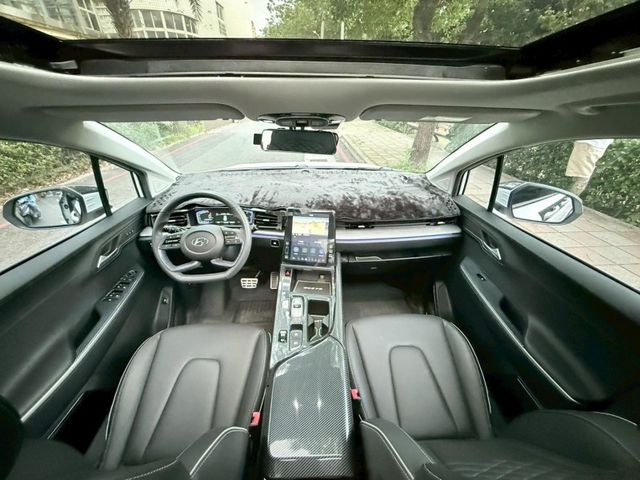 Hyundai  Custin  第8張相片