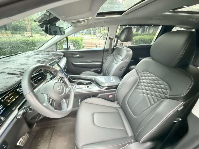 Hyundai  Custin  第9張相片