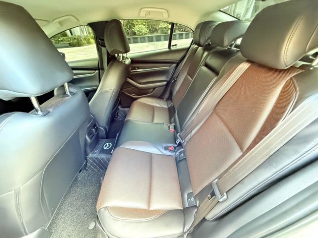 Mazda  Mazda3  第6張相片