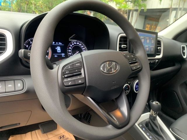 Hyundai  VENUE  第7張相片