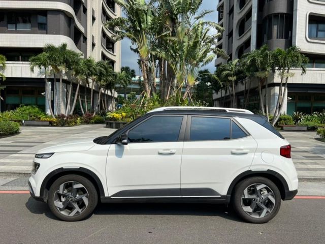 Hyundai  VENUE  第10張相片