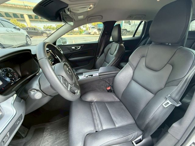 Volvo  V60  第8張相片