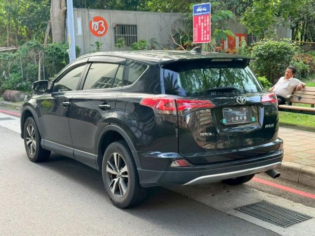 Toyota  RAV4  第8張相片