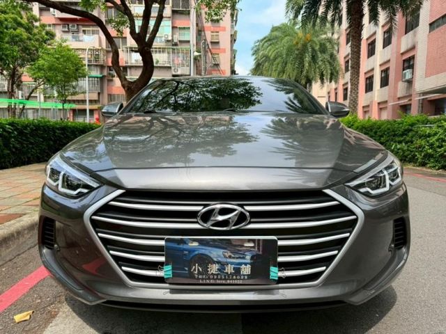 Hyundai  Elantra  第9張相片