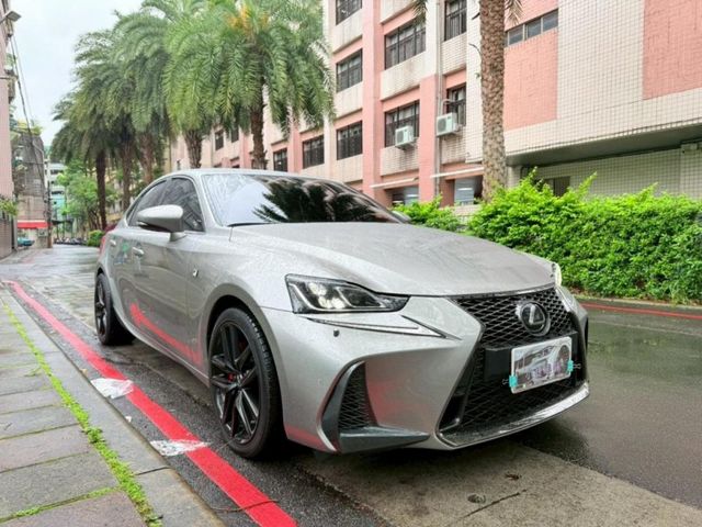 Lexus  IS  第10張相片