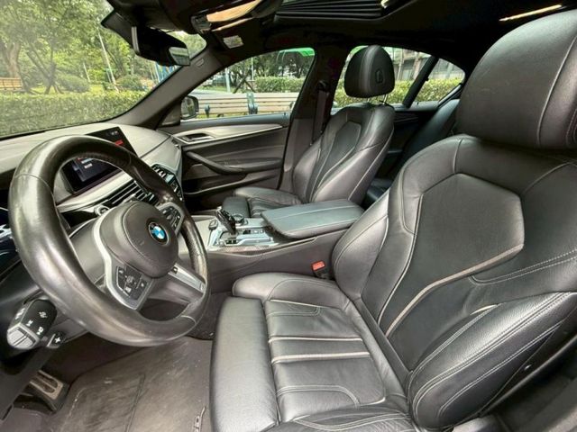 BMW/ 寶馬  5 SERIES  530i M Sport  第3張相片