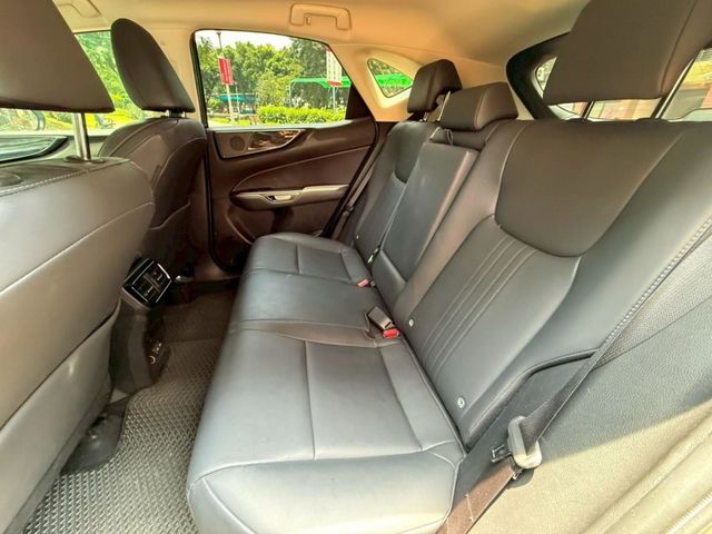 Lexus  NX  第4張相片