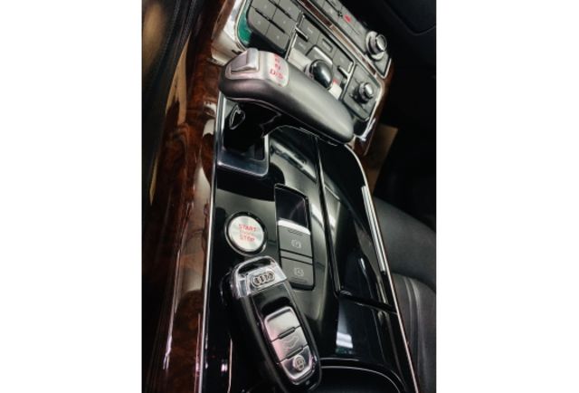【安康國際】A8L V8 quattr 一手車原版件 總裁級座駕 新車近600萬  第11張相片