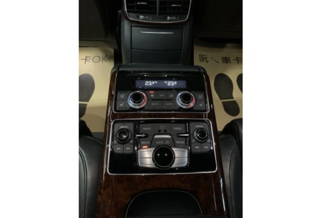 【安康國際】A8L V8 quattr 一手車原版件 總裁級座駕 新車近600萬  第18張相片
