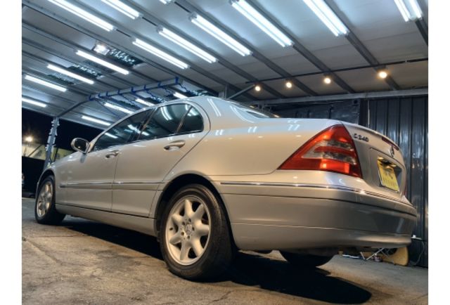 【安康國際】 BENZ 賓士 C240 總代理 一手車 低里程 原版件 內外如新  第4張相片