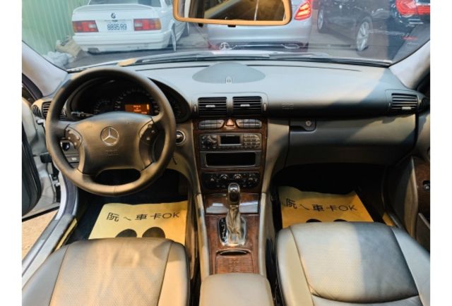 【安康國際】 BENZ 賓士 C240 總代理 一手車 低里程 原版件 內外如新  第8張相片