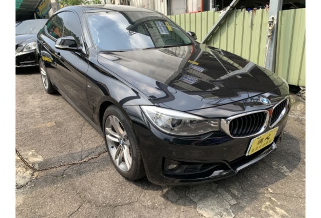 BMW 320I GT Sport line 主動式尾翼 全景 後座影音 認證車  第1張相片