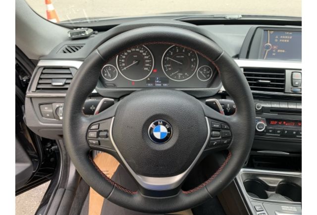 BMW 320I GT Sport line 主動式尾翼 全景 後座影音 認證車  第9張相片