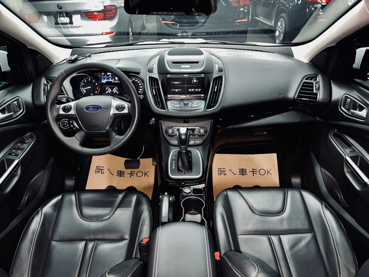 KUGA 1.5T 最頂級版 全景 盲點 定速 I KEY 腳踢尾門 超低里程數  第7張相片