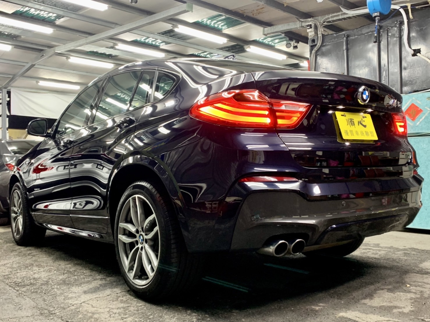 BMW X4 35i M Sport 總代理 原版件 低里程 M版專屬車色416  第4張相片