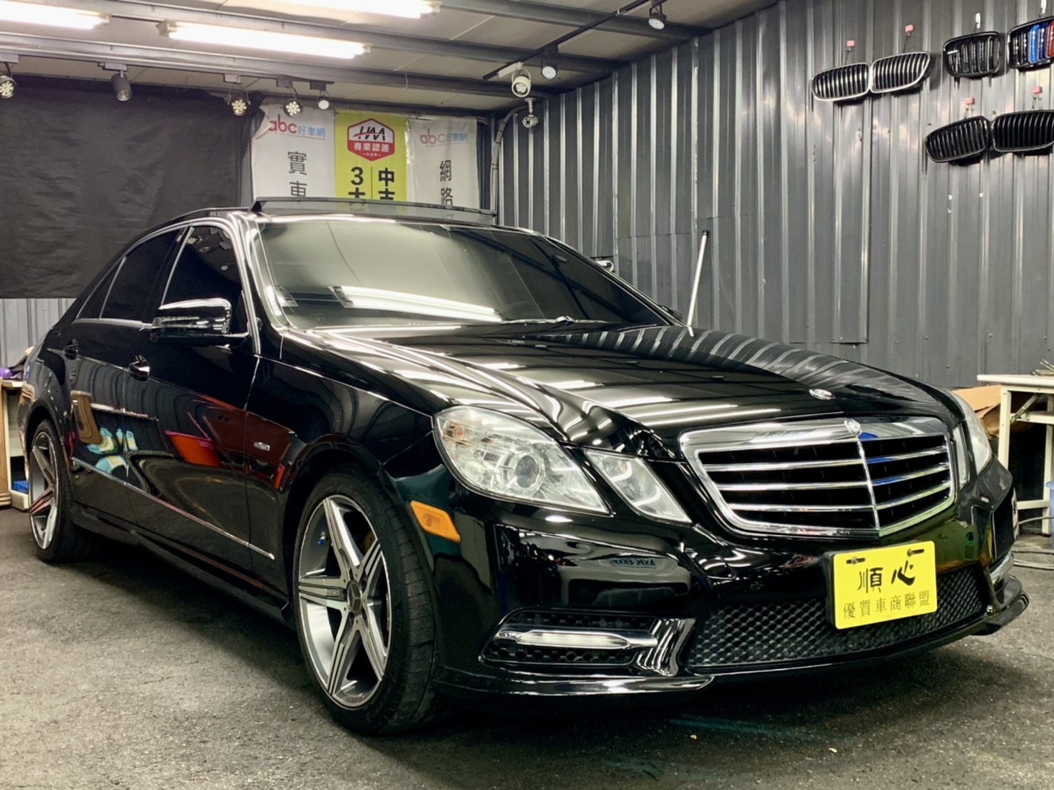 BENZ 賓士 E350 AMG 全景天窗 HK音響 黑等頂棚 實車實價 認證車  第1張相片