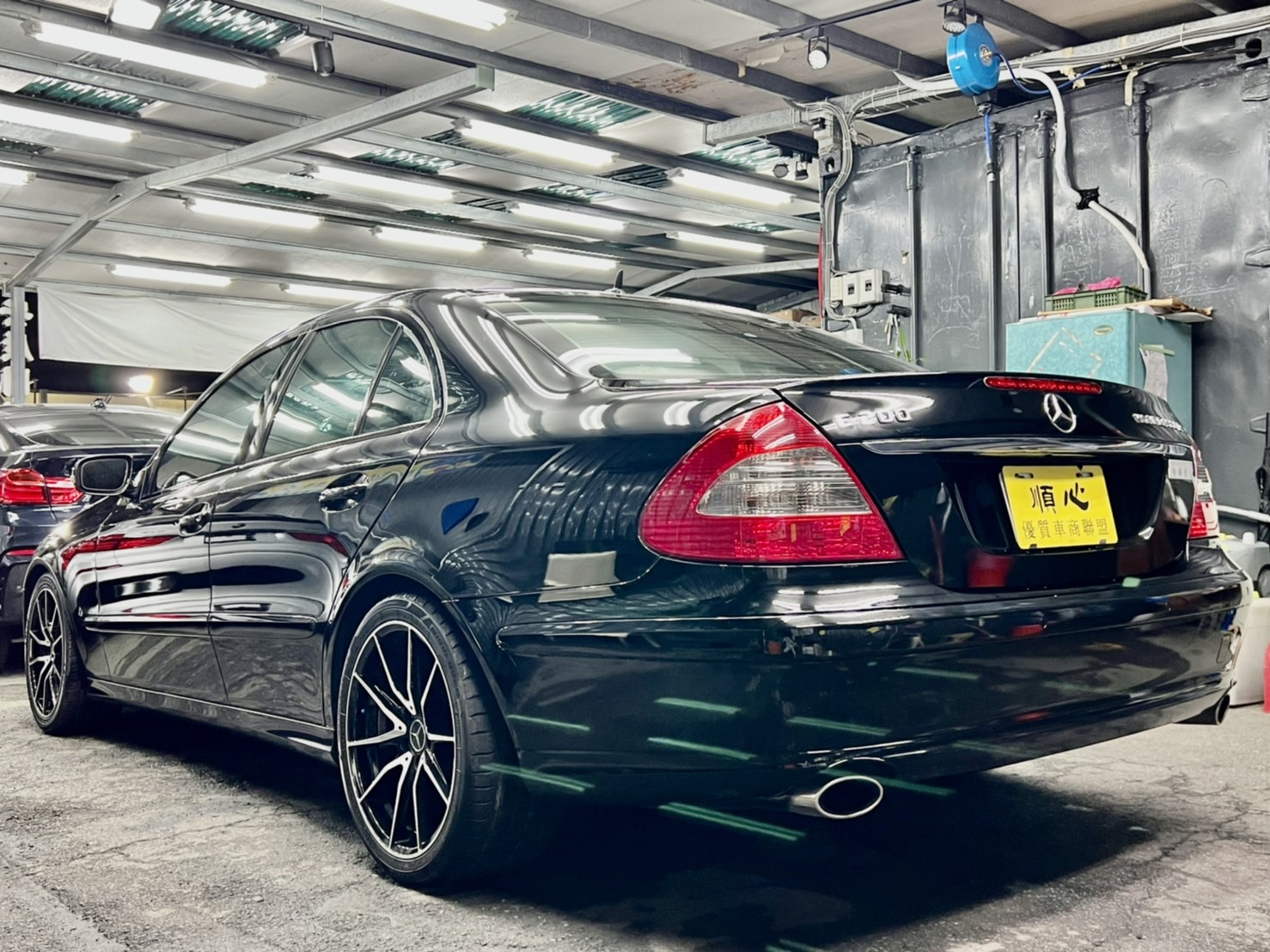 2007年式 BENZ E200 K 總代理 機械增壓 小改款 極品車況 認證車  第4張相片