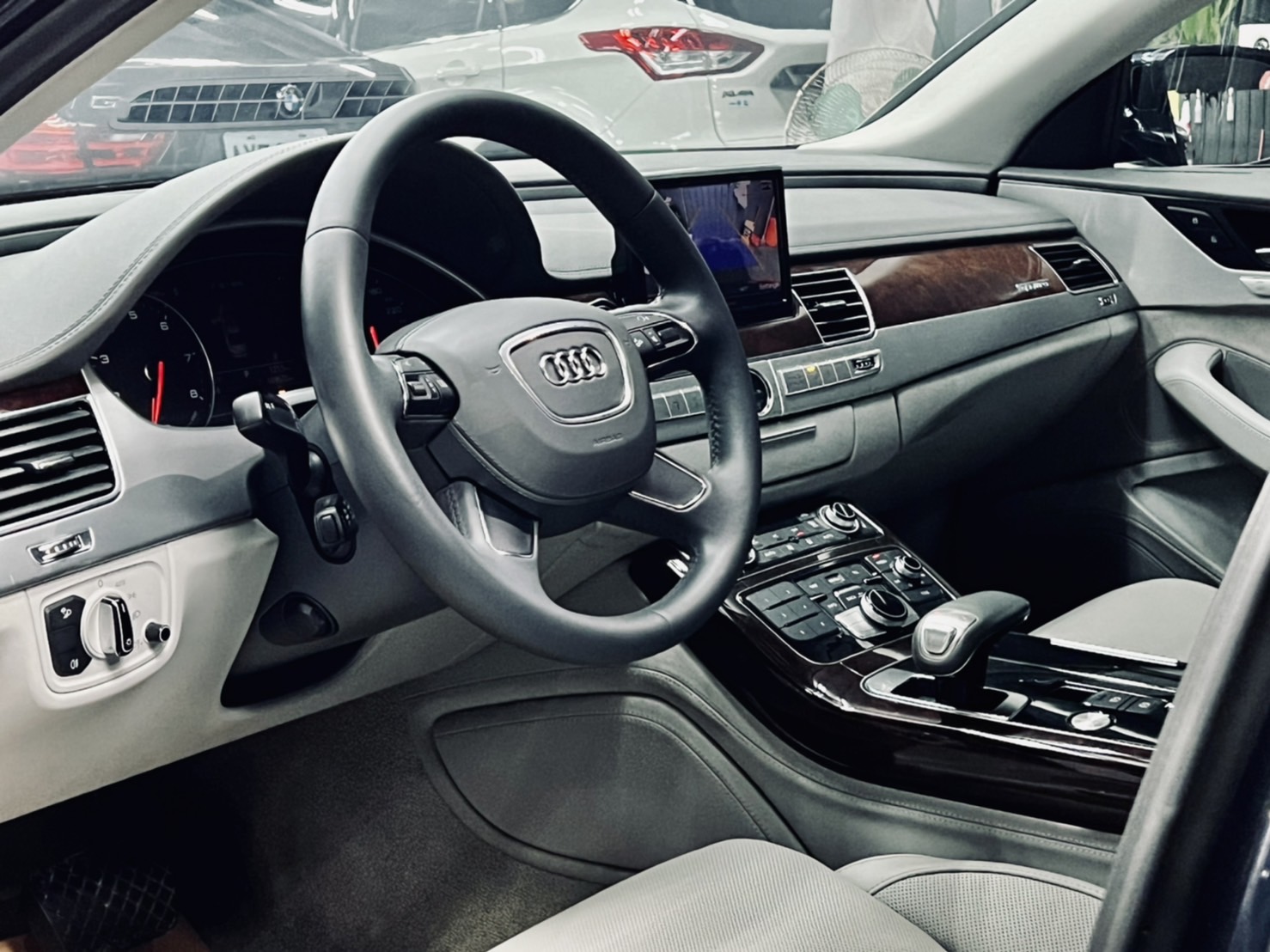 AUDI A8 L 4.2quattro V8 認證車 最有質感的A8 市場稀有【安康國際車業】  第8張相片