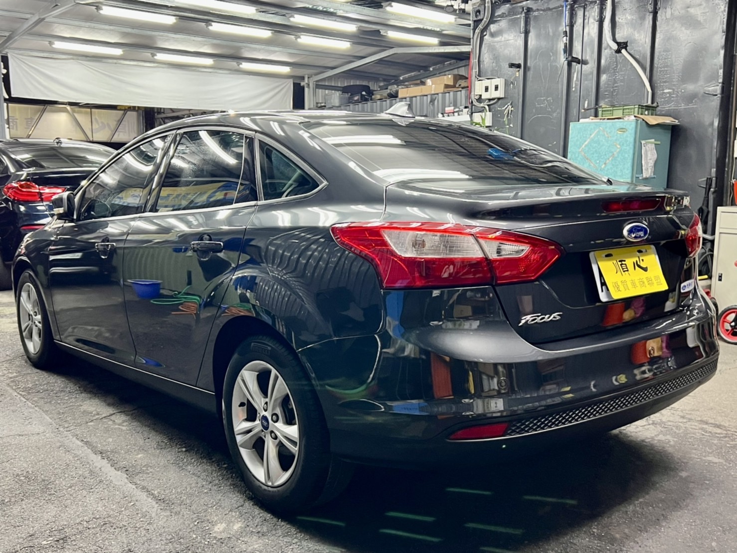 Ford Focus 1.6(Mk3)豪華版 低里程 原版件 一手女用車 認證車  第3張相片